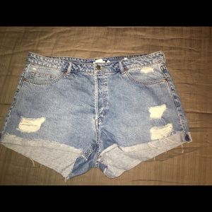 High waisted Distressed Shorts